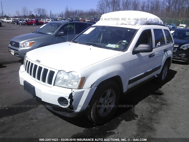 1J4GR48K75C653054 - 2005 JEEP GRAND CHEROKEE LAREDO/COLUMBIA/FREEDOM 白色 照片 2