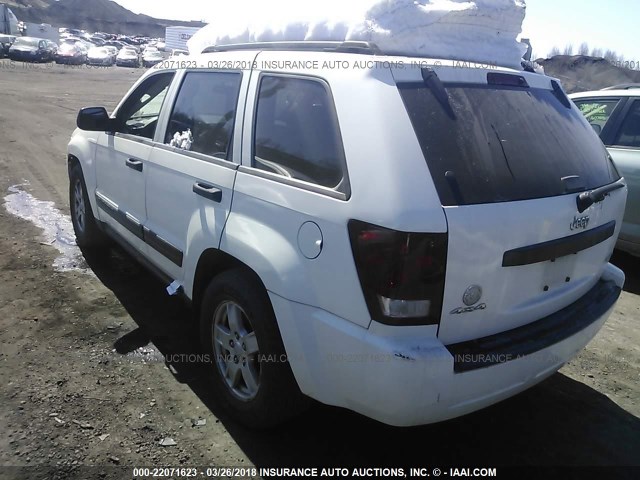 1J4GR48K75C653054 - 2005 JEEP GRAND CHEROKEE LAREDO/COLUMBIA/FREEDOM WHITE photo 3