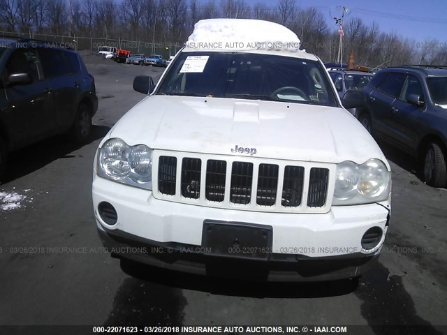 1J4GR48K75C653054 - 2005 JEEP GRAND CHEROKEE LAREDO/COLUMBIA/FREEDOM WHITE photo 6