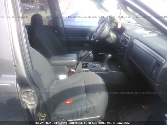 1J4GW48S24C317013 - 2004 JEEP GRAND CHEROKEE LAREDO/COLUMBIA/FREEDOM 灰色 照片 5