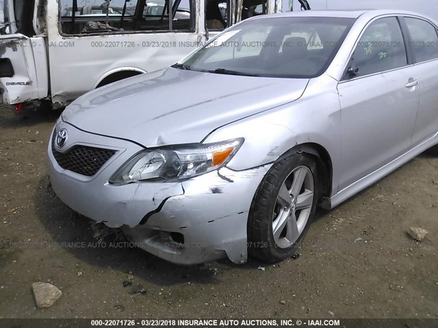 4T1BF3EK7BU608365 - 2011 TOYOTA CAMRY SE/LE/XLE SILVER photo 6
