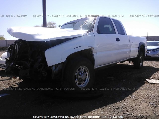 1GCHC29U25E291509 - 2005 CHEVROLET SILVERADO C2500 HEAVY DUTY WHITE photo 2