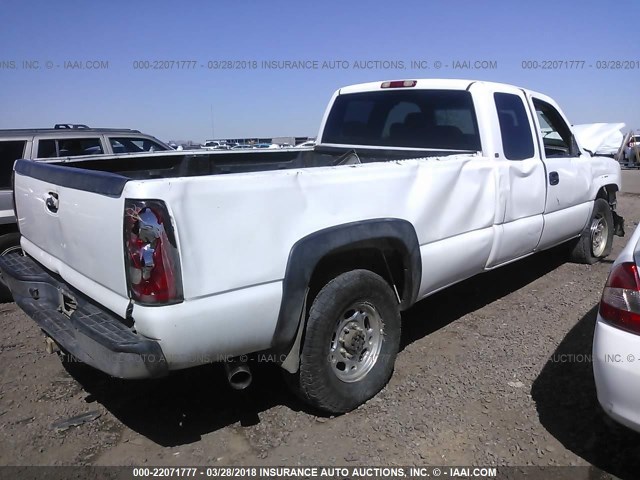 1GCHC29U25E291509 - 2005 CHEVROLET SILVERADO C2500 HEAVY DUTY WHITE photo 4