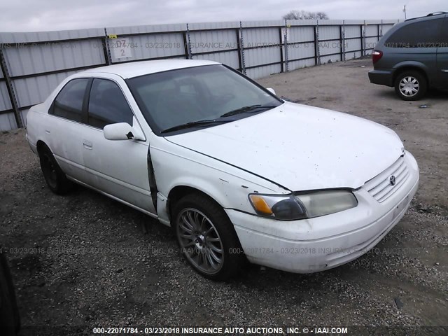 4T1BG22K1VU059035 - 1997 TOYOTA CAMRY CE/LE/XLE WHITE photo 1