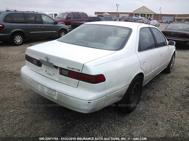 4T1BG22K1VU059035 - 1997 TOYOTA CAMRY CE/LE/XLE WHITE photo 4