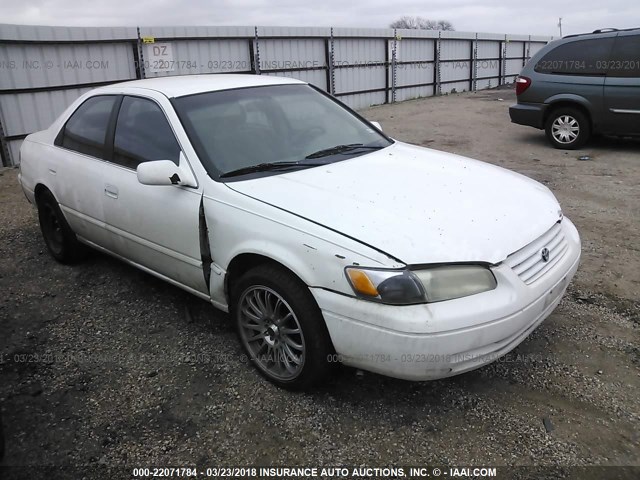 4T1BG22K1VU059035 - 1997 TOYOTA CAMRY CE/LE/XLE WHITE photo 6