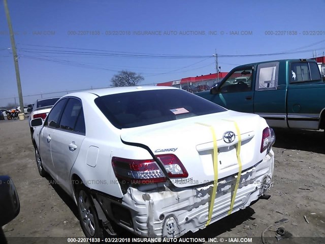 4T1BF3EK2AU559235 - 2010 TOYOTA CAMRY SE/LE/XLE WHITE photo 3