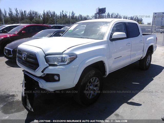 5TFAZ5CN6HX040293 - 2017 TOYOTA TACOMA DBL CAB/SR5/TRD SPORT/OR WHITE photo 2