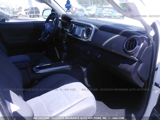 5TFAZ5CN6HX040293 - 2017 TOYOTA TACOMA DBL CAB/SR5/TRD SPORT/OR WHITE photo 5