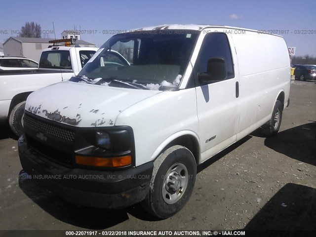 1GCGG25V461212560 - 2006 CHEVROLET EXPRESS G2500  WHITE photo 2