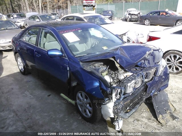 4T1BF3EK8BU724268 - 2011 TOYOTA CAMRY SE/LE/XLE Көк фото 1