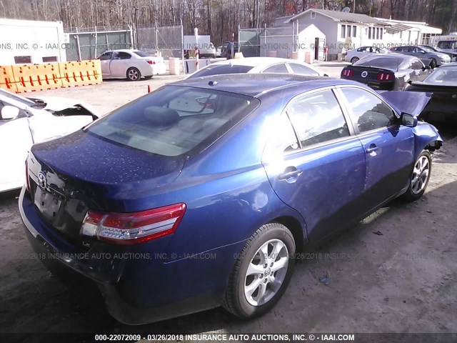 4T1BF3EK8BU724268 - 2011 TOYOTA CAMRY SE/LE/XLE BLUE photo 4