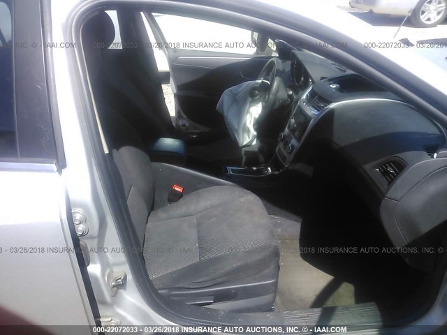 1G1ZC5EB8AF187078 - 2010 CHEVROLET MALIBU 1LT 银色 照片 5