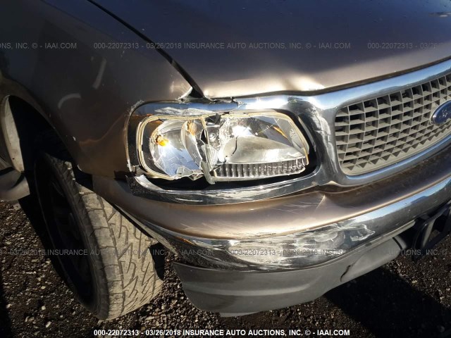 1FMRU15W91LB42244 - 2001 FORD EXPEDITION XLT Champagne photo 6