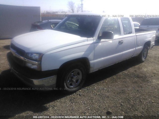 2GCEC19V241314180 - 2004 CHEVROLET SILVERADO C1500 WHITE photo 2