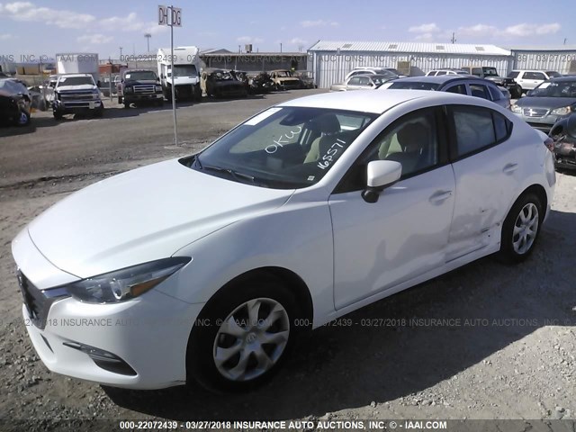 3MZBN1U76JM165571 - 2018 MAZDA 3 SPORT WHITE photo 2