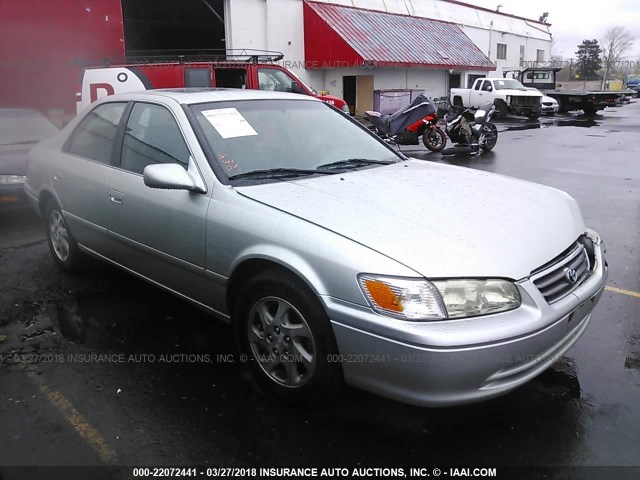 JT2BG28K2Y0497868 - 2000 TOYOTA CAMRY LE/XLE SILVER photo 1