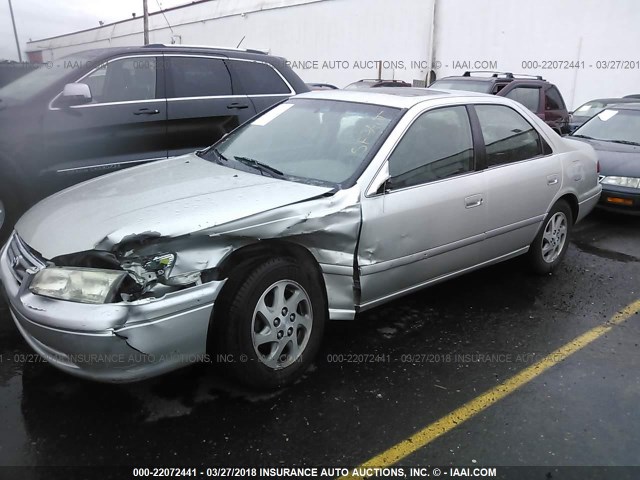 JT2BG28K2Y0497868 - 2000 TOYOTA CAMRY LE/XLE SILVER photo 2