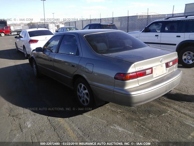 JT2BF22K0V0021853 - 1997 TOYOTA CAMRY LE/XLE TAN photo 3