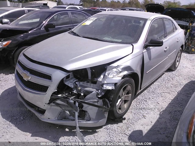 1G11B5SA4DF180810 - 2013 CHEVROLET MALIBU LS ვერცხლისფერი ფოტო 2