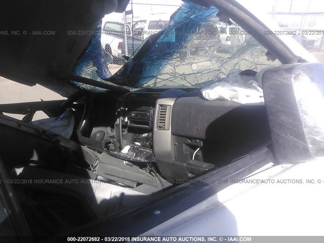 1N6AA07AX5N525753 - 2005 NISSAN TITAN XE/SE/LE WHITE photo 5