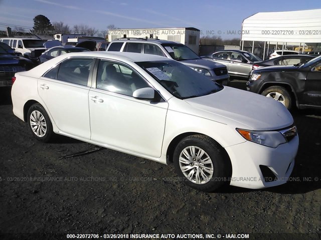 4T4BF1FK0ER406190 - 2014 TOYOTA CAMRY L/SE/LE/XLE 白色 照片 1