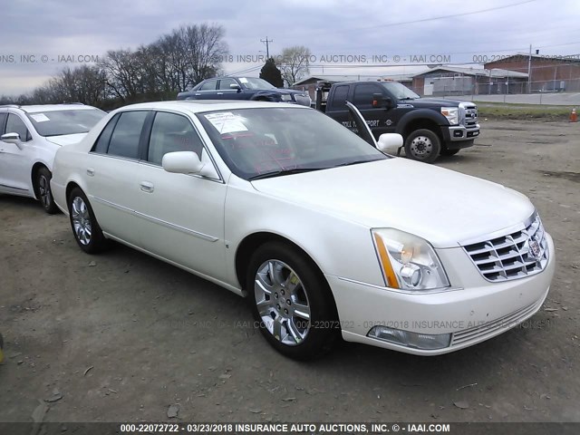 1G6KD57988U161640 - 2008 CADILLAC DTS WHITE photo 1