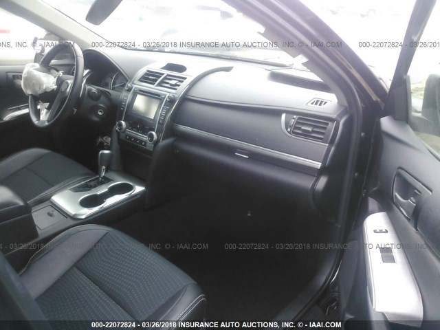 4T1BF1FK0EU777442 - 2014 TOYOTA CAMRY L/SE/LE/XLE 黑色 照片 5