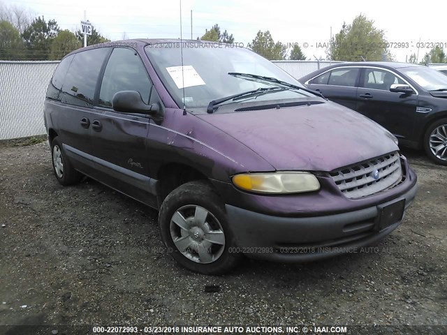 2P4GP4534WR687885 - 1998 PLYMOUTH VOYAGER SE PURPLE photo 1