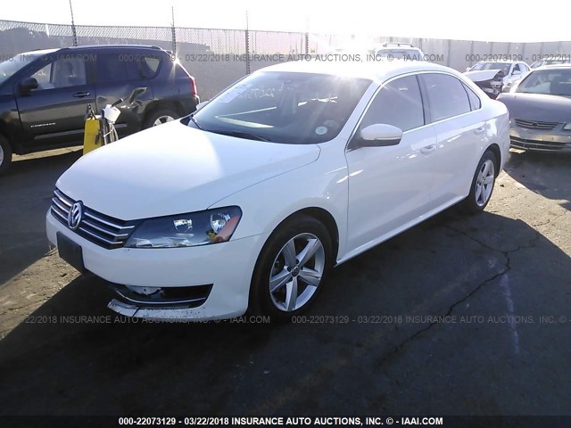 1VWAS7A32FC089719 - 2015 VOLKSWAGEN PASSAT S WHITE photo 2