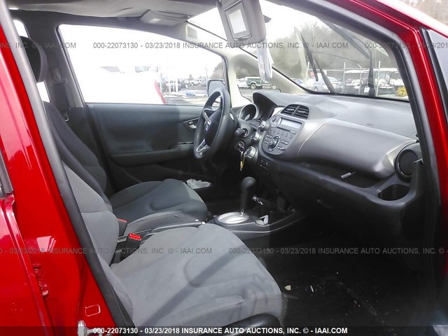 JHMGE8H37DC080641 - 2013 HONDA FIT RED photo 5