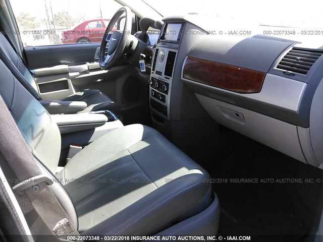 2A8HR54P18R782056 - 2008 CHRYSLER TOWN & COUNTRY TOURING Navy photo 5