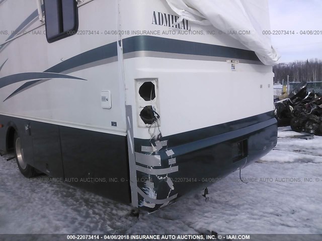 5B4MP67G823347943 - 2002 WORKHORSE CUSTOM CHASSIS MOTORHOME CHASSIS W22 Unknown photo 6
