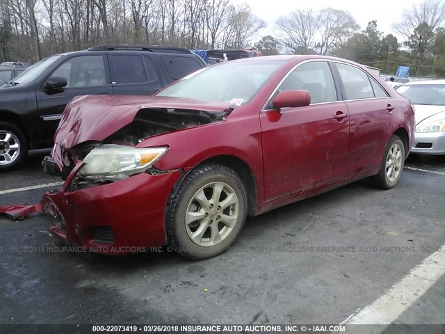4T1BF3EK4AU112213 - 2010 TOYOTA CAMRY SE/LE/XLE წითელი ფოტო 2