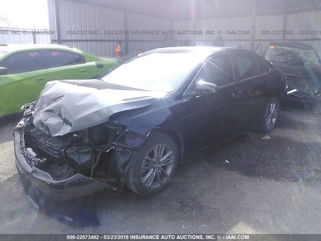 4T1BF1FK9GU546512 - 2016 TOYOTA CAMRY LE/XLE/SE/XSE Schwarz Foto 2