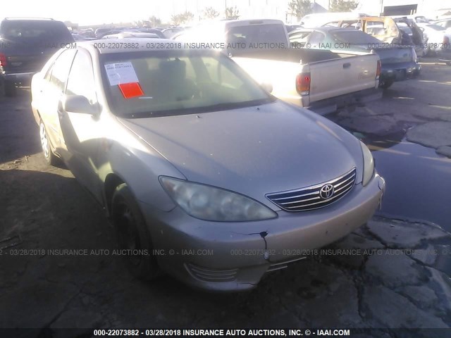 4T1BE32K85U033172 - 2005 TOYOTA CAMRY LE/XLE/SE GRAY photo 1