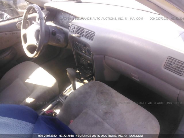 1Y1SK5288WZ421502 - 1998 CHEVROLET GEO PRIZM LSI BLUE photo 5