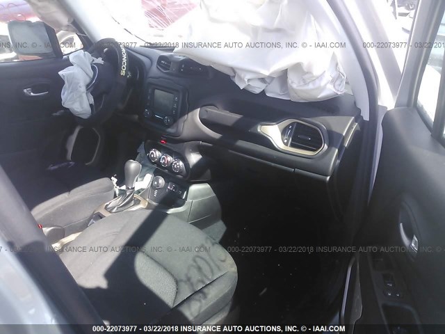 ZACCJBAB5HPE44261 - 2017 JEEP RENEGADE SPORT Արծաթագույն լուսանկար 5