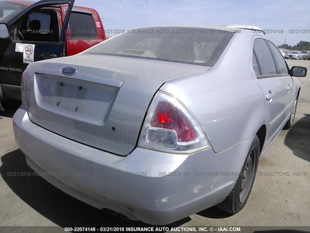 3FAFP06Z56R250666 - 2006 FORD FUSION S GRAY photo 4