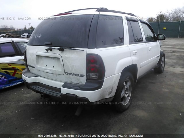 1GNDT13S142184717 - 2004 CHEVROLET TRAILBLAZER LS/LT WHITE photo 4