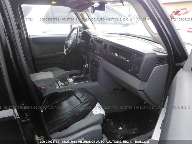 1J8HG48K36C273283 - 2006 JEEP COMMANDER BLACK photo 5