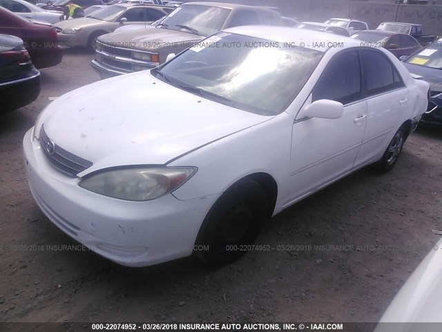 JTDBE32K930152907 - 2003 TOYOTA CAMRY LE/XLE WHITE photo 2