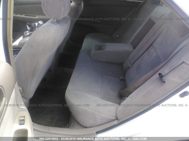 JTDBE32K930152907 - 2003 TOYOTA CAMRY LE/XLE WHITE photo 8