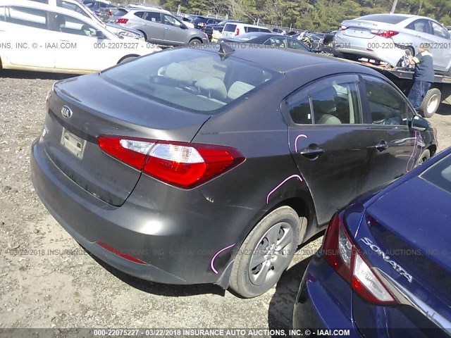 KNAFX4A68F5322717 - 2015 KIA FORTE LX BROWN photo 4