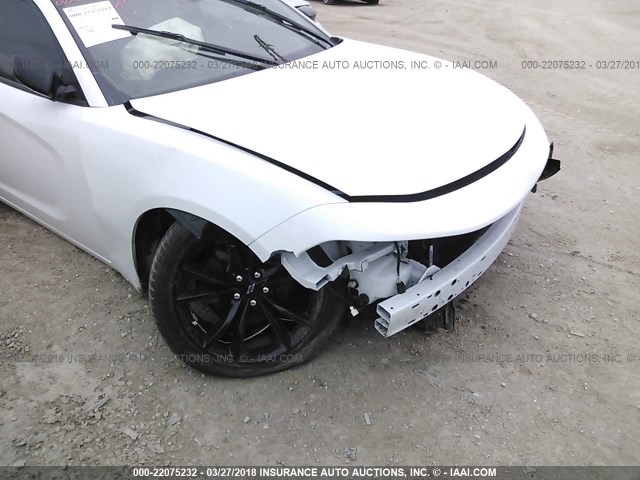 2C3CDXBG6JH121489 - 2018 DODGE CHARGER SXT WHITE photo 6