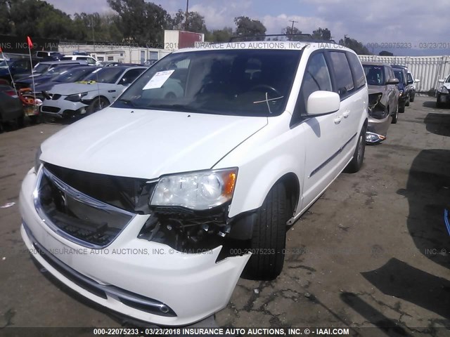 2A4RR5DG7BR681830 - 2011 CHRYSLER TOWN & COUNTRY TOURING WHITE photo 2