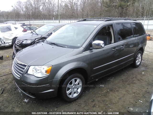 2A4RR8D11AR436971 - 2010 CHRYSLER TOWN & COUNTRY TOURING PLUS SILVER photo 2