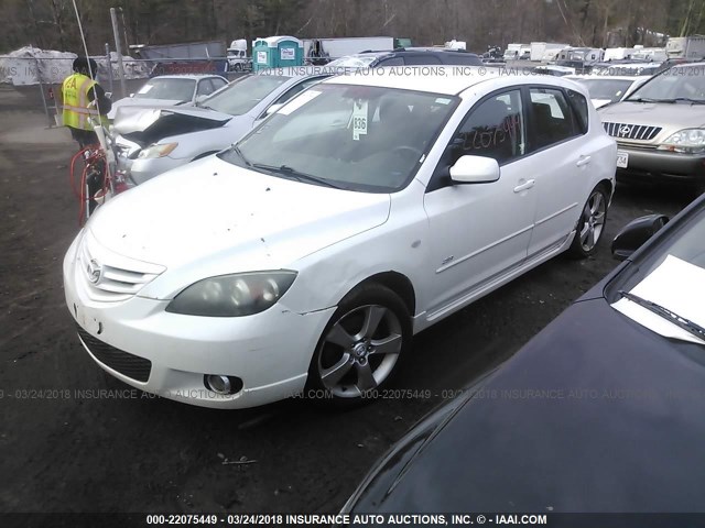 JM1BK144861433770 - 2006 MAZDA 3 HATCHBACK WHITE photo 2