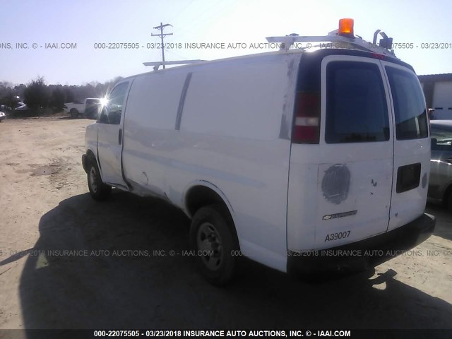 1GCGG25V471188391 - 2007 CHEVROLET EXPRESS G2500  WHITE photo 3