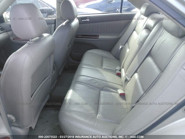 4T1BE32K42U638737 - 2002 TOYOTA CAMRY LE/XLE/SE ოქროსფერი ფოტო 8